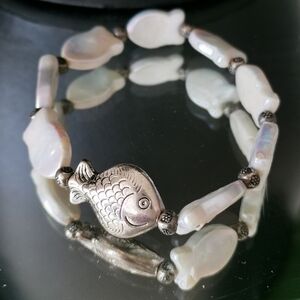 Cultured freshwater pearl fish bracelet with sterling silver stretch
